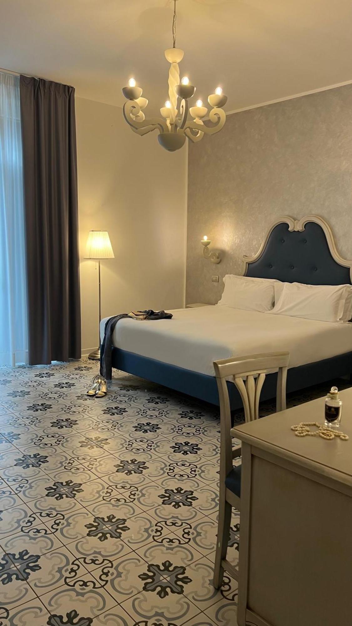 Plaza Boutique Hotel - Tropea Extérieur photo